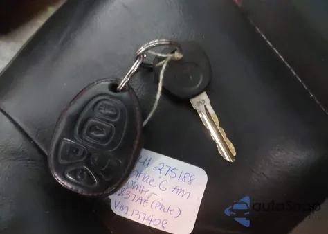 2008 Pontiac Grand Prix Gxp z USA, uszkodzony, nr VIN 2G2WC55C581137408